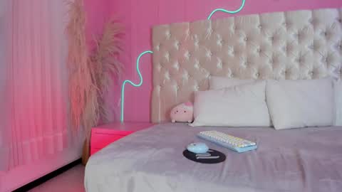 Julieta  online show from February 1, 3:03 am