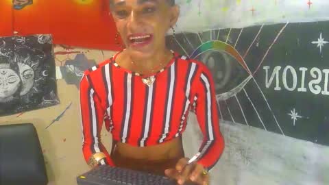 Snapshot of julieth_wolf chatting on October 11, 12:48 am Julieth Wolf online show from October 11, 12:48 am
