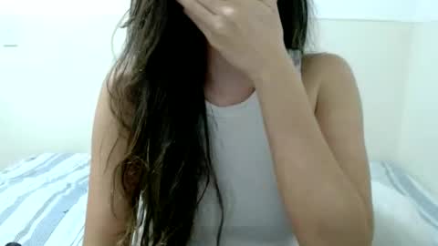 Snapshot of julietolentino_silva chatting on September 27, 10:40 pm julietolentino_silva online show from September 27, 10:40 pm