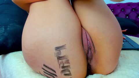 Snapshot of juliett_horny chatting on February 25, 6:55 pm juliett online show from February 25, 6:55 pm