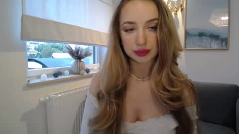 Snapshot of juliettesensual chatting on September 22, 3:38 pm JulietteSensual online show from September 22, 3:38 pm