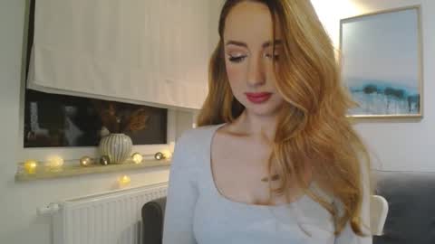 Snapshot of juliettesensual chatting on February 17, 3:33 pm JulietteSensual online show from February 17, 3:33 pm