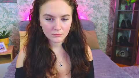 Julia online show from November 10, 2:31 pm