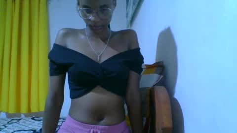 Snapshot of juliexexy chatting on February 18, 6:47 pm juliexexy online show from February 18, 6:47 pm
