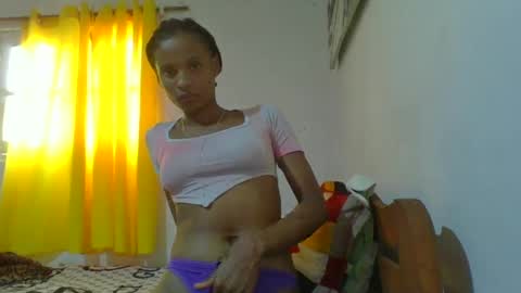 Snapshot of juliexexy chatting on February 17, 1:55 pm juliexexy online show from February 17, 1:55 pm