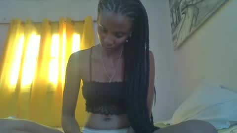 Snapshot of juliexexy chatting on March 10, 7:44 am juliexexy online show from March 10, 7:44 am