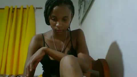 Snapshot of juliexexy chatting on February 16, 6:21 pm juliexexy online show from February 16, 6:21 pm