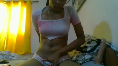 Snapshot of juliexexy chatting on March 1, 10:13 am juliexexy online show from March 1, 10:13 am