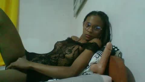 Snapshot of juliexexy chatting on March 1, 4:22 pm juliexexy online show from March 1, 4:22 pm