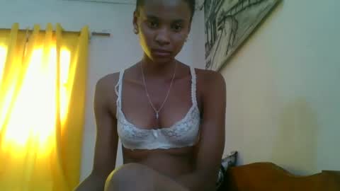 Snapshot of juliexexy chatting on February 26, 6:51 am juliexexy online show from February 26, 6:51 am