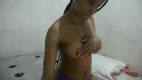 Snapshot of juliexexy chatting on October 1, 9:30 am juliexexy online show from October 1, 9:30 am