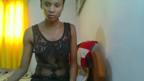 Snapshot of juliexexy chatting on February 19, 6:55 am juliexexy online show from February 19, 6:55 am