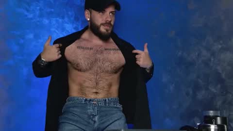 JULiUS   online show from December 17, 9:21 pm