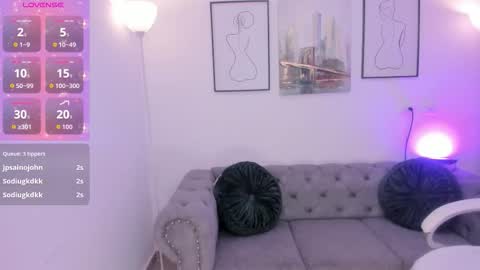 Snapshot of julyy_adams chatting on September 21, 12:09 pm July Adams online show from September 21, 12:09 pm
