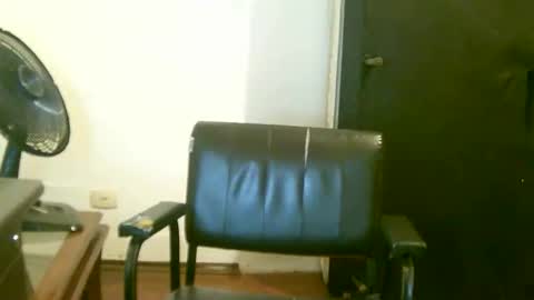 Mia online show from April 29, 9:08 pm