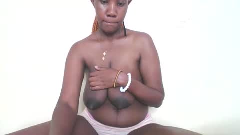 queen online show from March 20, 6:40 am