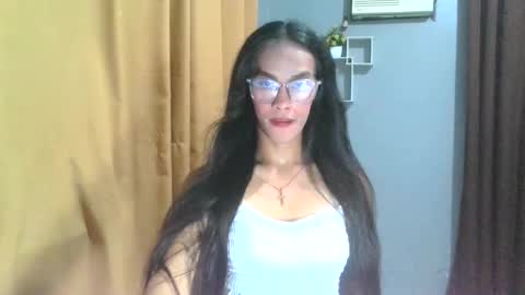jusa_yan online show from June 5, 12:10 pm