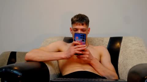 Snapshot of just_alexx12 chatting on January 26, 2:45 am just_alexx12 online show from January 26, 2:45 am