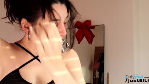 Billie  B  William online show from January 9, 10:31 am