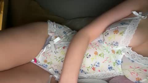 bella  online show from November 10, 7:44 am