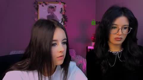 Snapshot of justcamila_ chatting on September 25, 12:01 pm justcamila online show from September 25, 12:01 pm