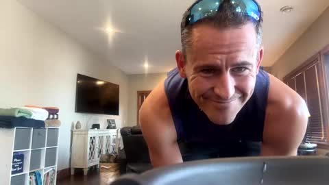 Snapshot of justdo1982 chatting on March 12, 8:31 pm justdo1982 online show from March 12, 8:31 pm