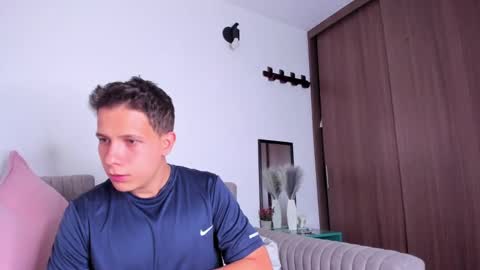 Snapshot of justin_biker chatting on March 1, 9:48 pm justin_biker online show from March 1, 9:48 pm