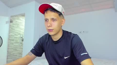 Snapshot of justin_biker chatting on September 30, 2:49 pm justin_biker online show from September 30, 2:49 pm