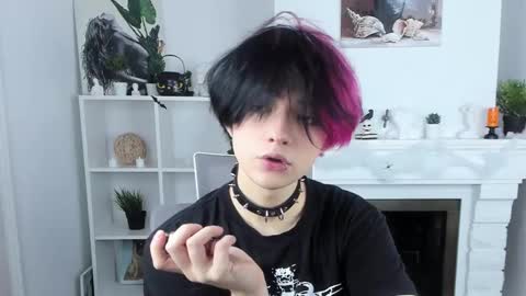 Snapshot of justin_twinkboy chatting on October 22, 12:18 pm JUSTIN online show from October 22, 12:18 pm