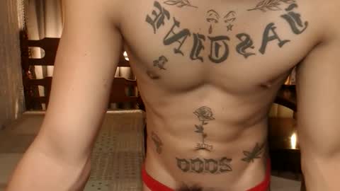 Snapshot of justine_hunk chatting on October 1, 4:44 am justine_hunk online show from October 1, 4:44 am
