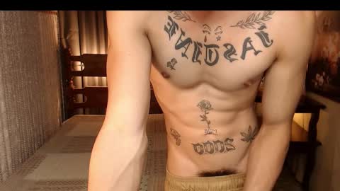 Snapshot of justine_hunk chatting on March 2, 6:37 am justine_hunk online show from March 2, 6:37 am