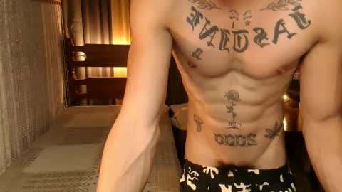 Snapshot of justine_hunk chatting on March 9, 5:22 am justine_hunk online show from March 9, 5:22 am
