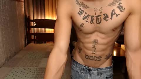 Snapshot of justine_hunk chatting on January 13, 9:52 pm justine_hunk online show from January 13, 9:52 pm