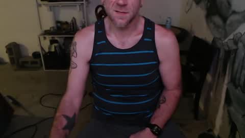 justinmoore1987 online show from December 6, 5:25 am