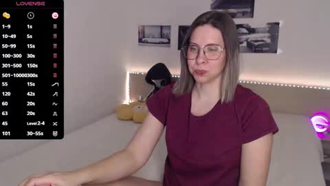 Julie online show from March 27, 4:30 pm