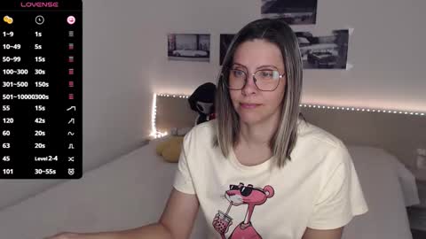 Julie online show from October 26, 4:57 am