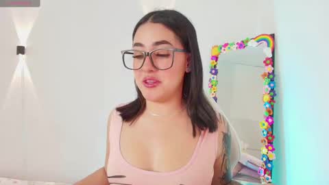 Snapshot of justonecute chatting on September 29, 2:43 am Emy online show from September 29, 2:43 am