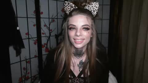 K8X4U LOVE ME online show from January 20, 5:15 am