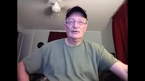 Snapshot of kabriggs137 chatting on February 26, 11:52 pm kabriggs137 online show from February 26, 11:52 pm