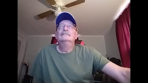 Snapshot of kabriggs137 chatting on December 27, 6:53 pm kabriggs137 online show from December 27, 6:53 pm