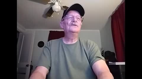 Snapshot of kabriggs137 chatting on January 17, 1:15 am kabriggs137 online show from January 17, 1:15 am