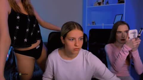 kaela_spell_ online show from November 23, 9:24 pm