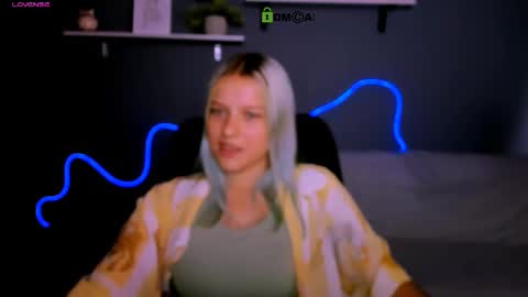 kaela_spell_ online show from September 24, 1:18 pm