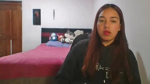 KAHELIINDEPENDENT MODEL online show from February 7, 3:09 am