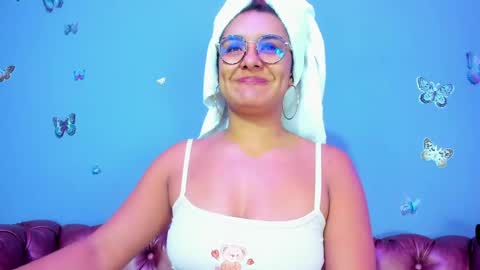 kaira_mosse_ online show from May 13, 11:20 am