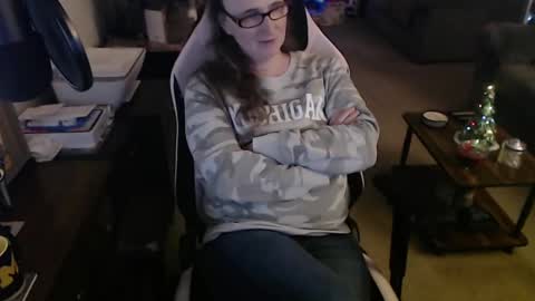 Snapshot of kait331 chatting on December 20, 1:36 am Camprincess331 online show from December 20, 1:36 am