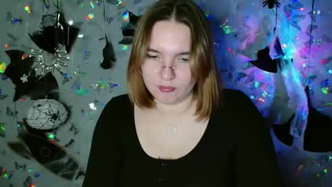 Snapshot of kaitlin_kk chatting on October 1, 5:23 pm Kaitlin online show from October 1, 5:23 pm