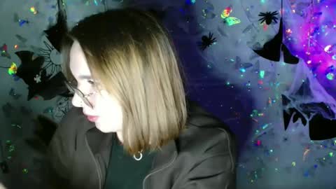 Snapshot of kaitlin_kk chatting on October 5, 5:09 pm Kaitlin online show from October 5, 5:09 pm