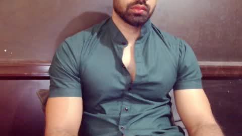 Vicky online show from October 31, 7:25 pm