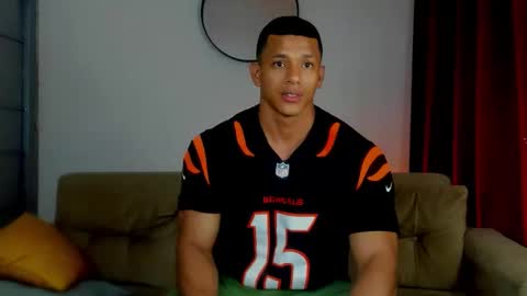 kale thomson online show from November 11, 2:47 am